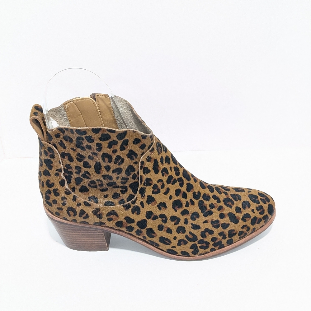 UGG Kingsburg Leopard Boots - Picture 9 of 16